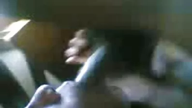 Небезпечна дівчина без проблем порно відео безкоштовне трахкає на очах у свого чоловіка