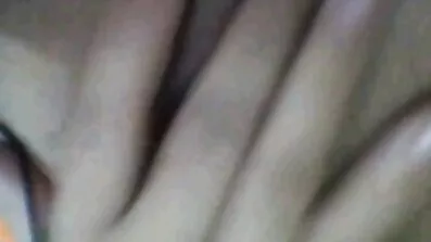 Студентка в скачати безкоштовно порно фільми окулярах дозволяє тобі задерти їй спідницю для пояснення