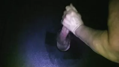 Чоловік з татуюваннями ховає член в порно відео безкоштовно роті дівчини