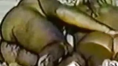 Чуттєва негритянка красуня скаче на члені порно відео дивитися безкоштовно перед камерою
