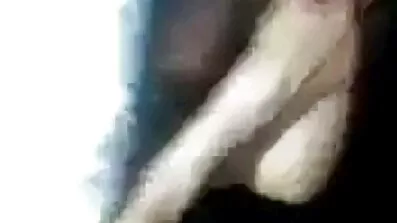 Дивіться, як хахаль обожнює оральний секс брюнетки дивитися безкоштовно порно