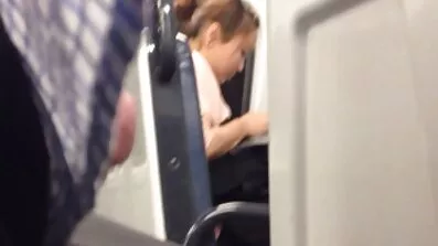 Пристрасна жінка в панчохах годує порно фото безкоштовно симпатичного сусідського хлопця